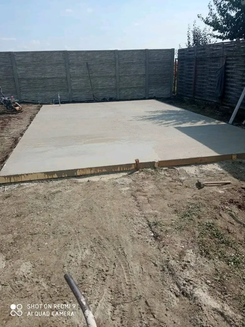 Kész betonlap, Cegléd